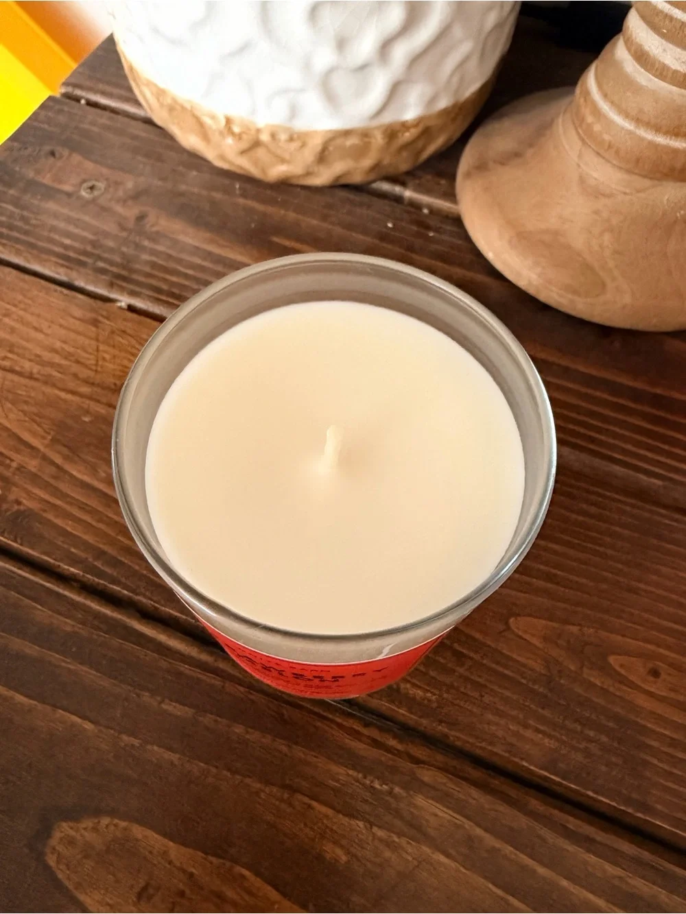 White Barn Strawberry Melon & Pineapple Mango Scented Candles